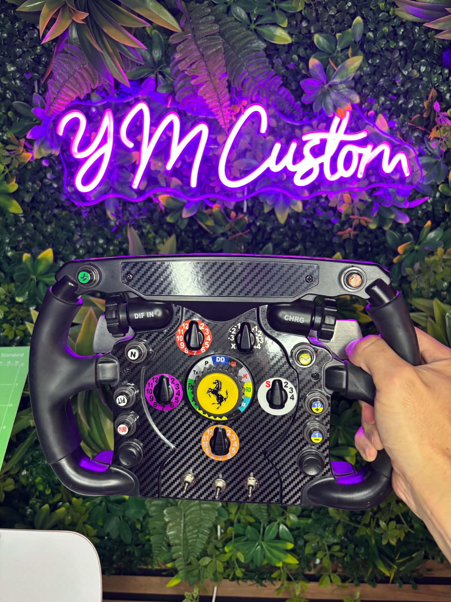 Autocollant effet fibre de carbone pour volant Thrustmaster F1 Add-On