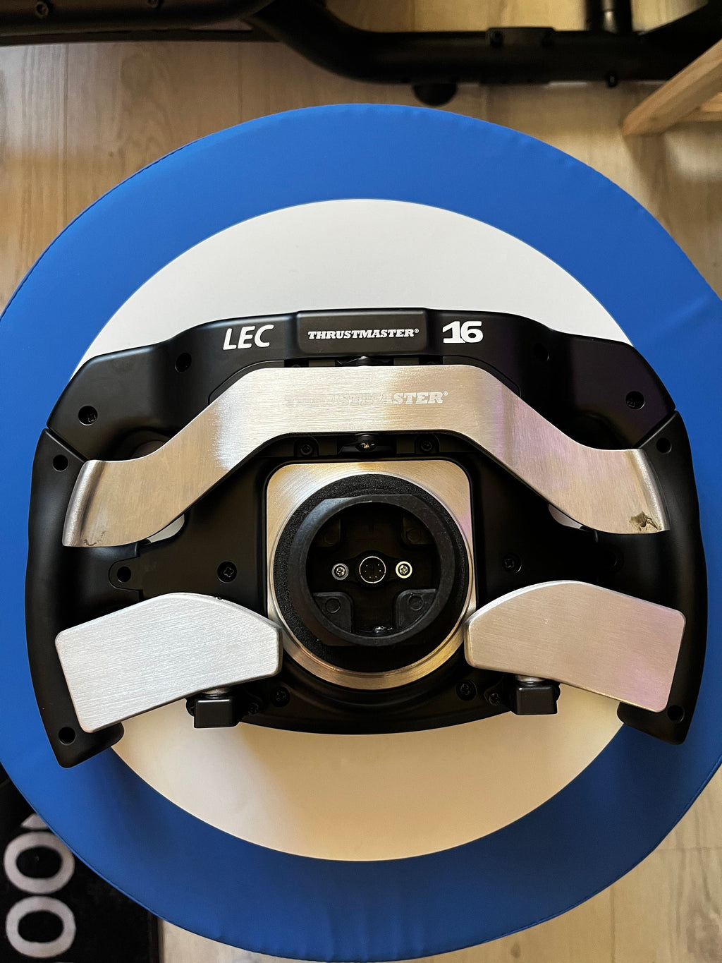 Stickers Charles Leclerc 16 pour volant Thrustmaster Ferrari SF1000