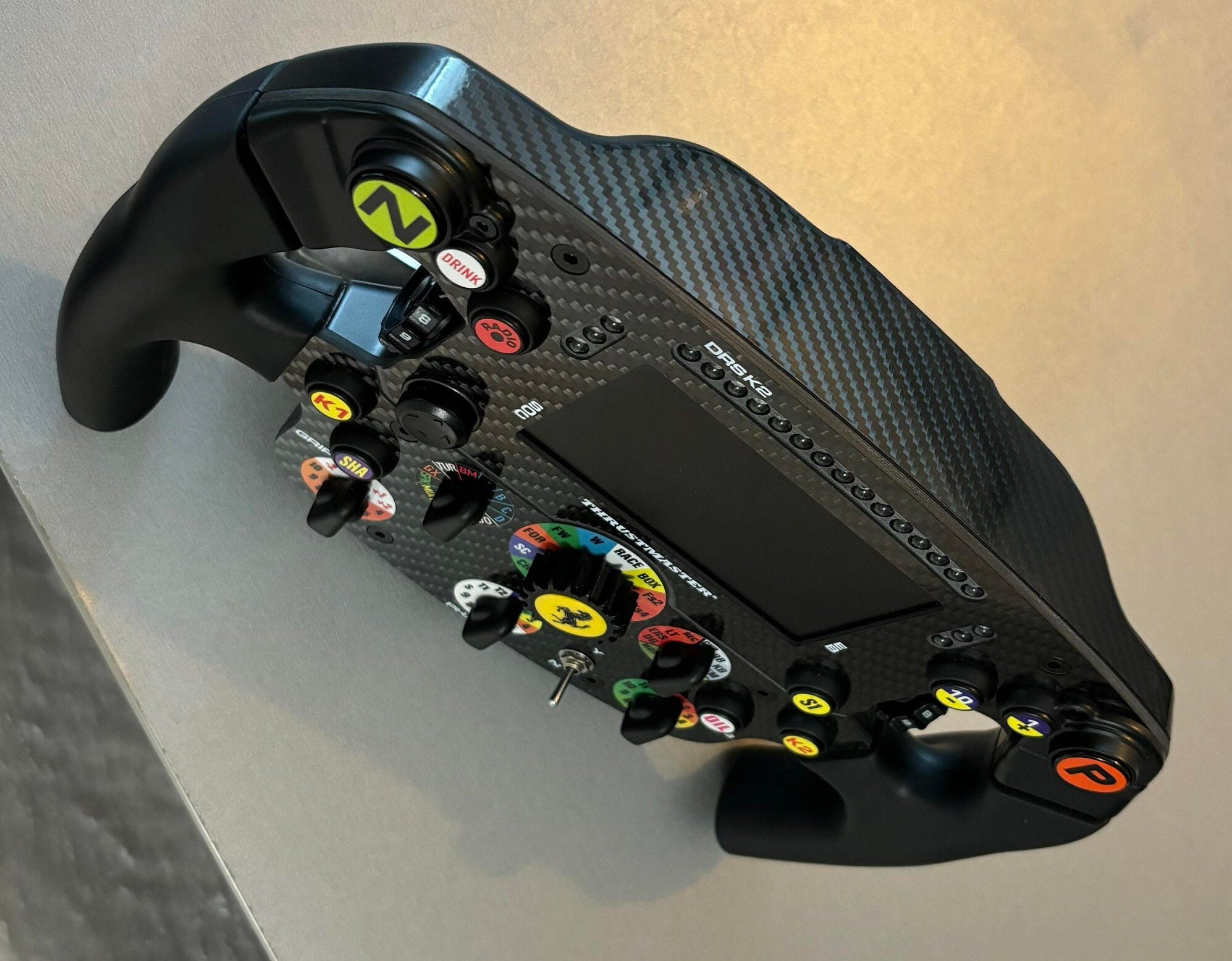 Sticker carbone pour le dessus du volant Thrustmaster SF1000 Ferrari F1