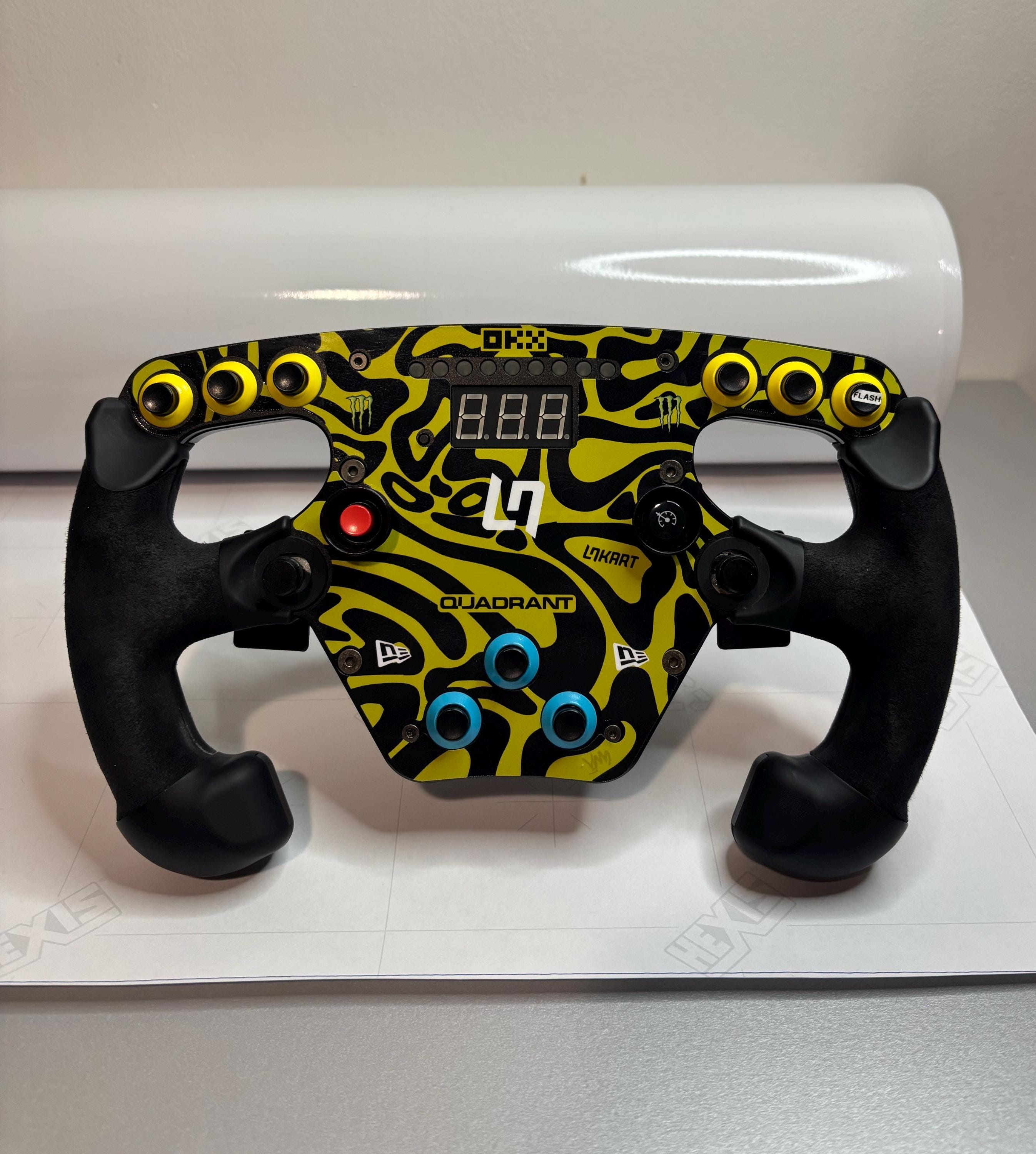 Stickers pour volant Fanatec Esport F1 V1 et V2 -  Lando Norris LN4 Quadrant McLaren casque